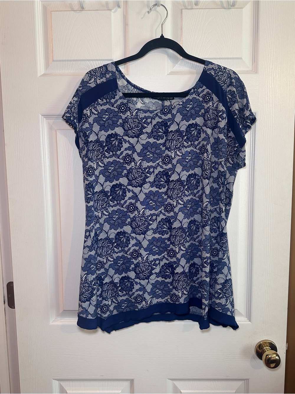 Suzie In The City Navy Floral Lace Short Sleeve Top